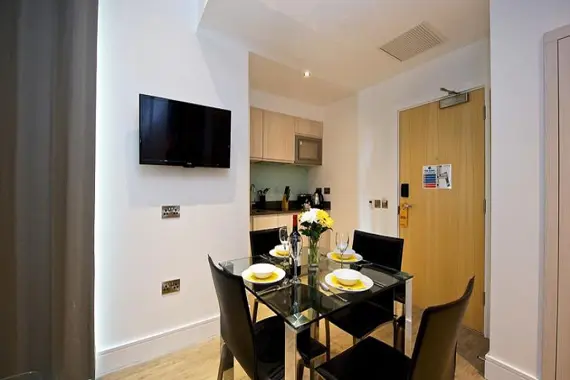 A nice, cosy dining and kitchen space