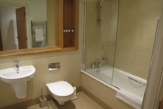 A spacious, clean bathroom