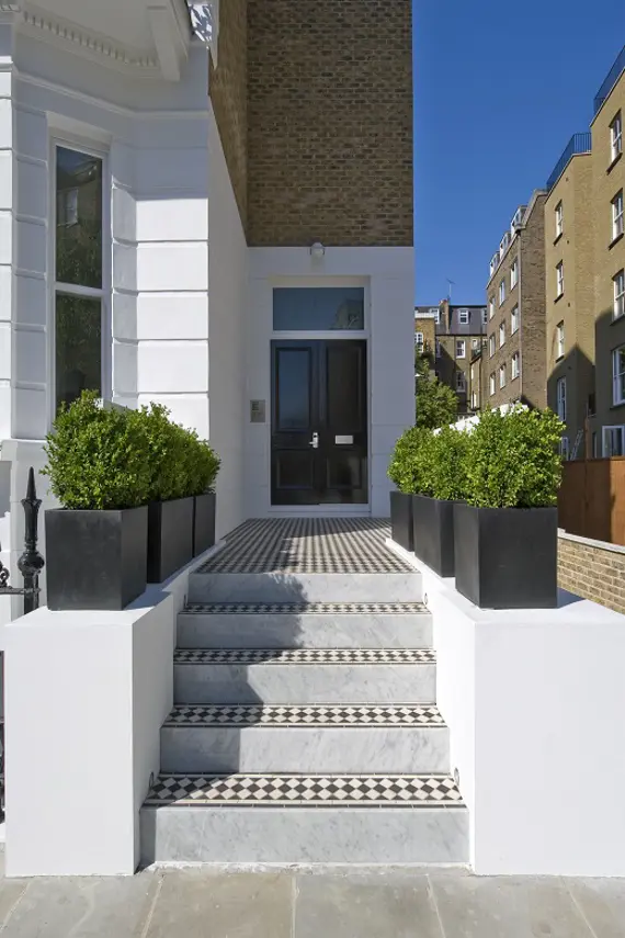 The welcoming entrance to Templeton Place