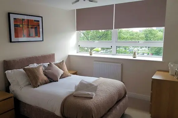 A cosy yet light Skyline bedroom.