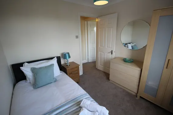 Single bedroom with storage space