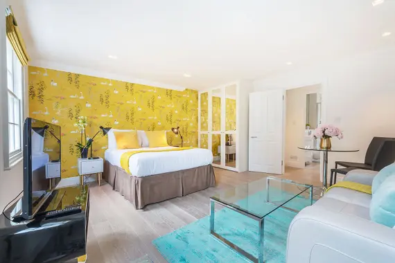 A stunning spacious studio apartment at Wyndham Street