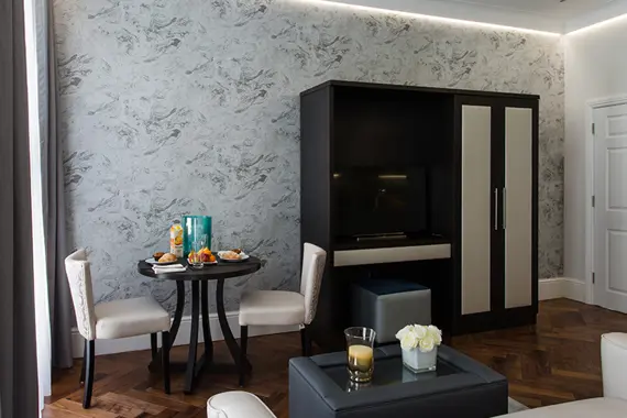 A serene and relaxing large studio