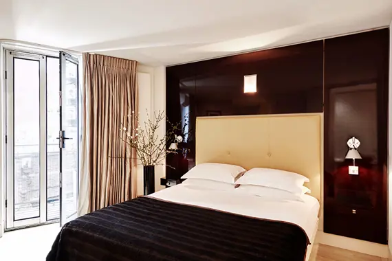 A lovely deluxe one bedroom apartment with a view