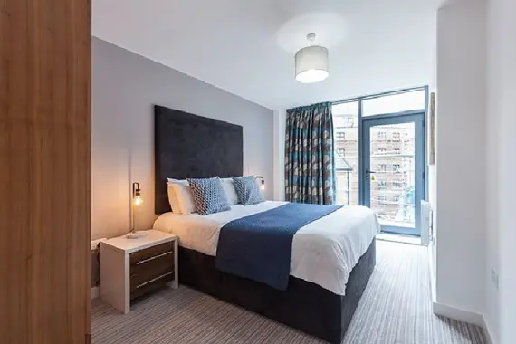 A spacious and stylish double bedroom in Leeds