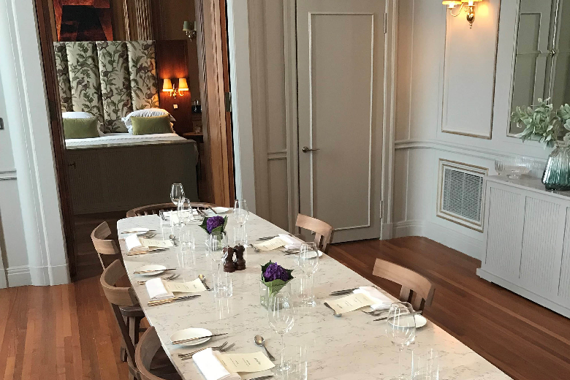 A luxury Director's Suite Apartment in Edinburgh Grand