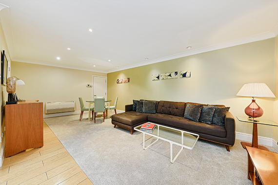 A rather spacious Montpelier Mews Townhouse lounge area
