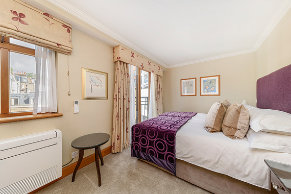 Traditional decor in this Montpelier Mews Two Bedroom Townhouse