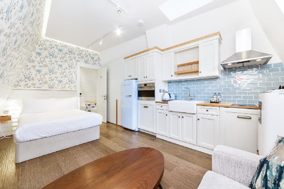 A lovely and bright studio apartment