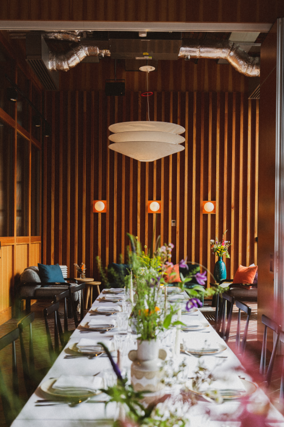 Spacious Meeting Room