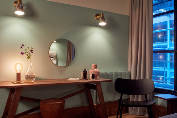 One bedroom premium apartment- desk/working space