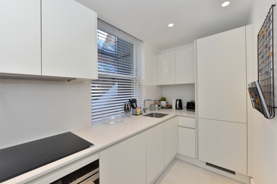 Bright and modern fully equipped kitchen