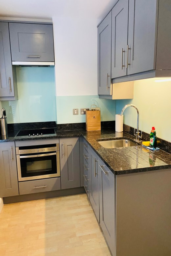 Modern Fully Equipped Kitchen