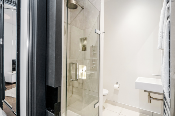 Clean and well-maintained bathroom