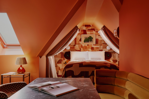 Stylish and spacious open plan perfect for unwinding with friends and family.