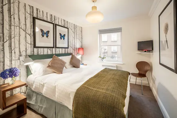 A very nicely decorated Chiltern Street bedroom