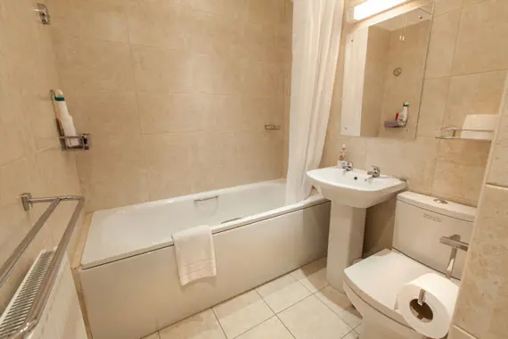 A clean, contemporary bathroom