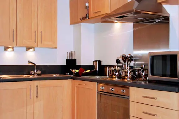 A modern, well-equipped kitchen