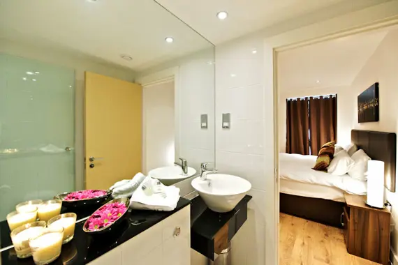 A lovely en-suite bathroom