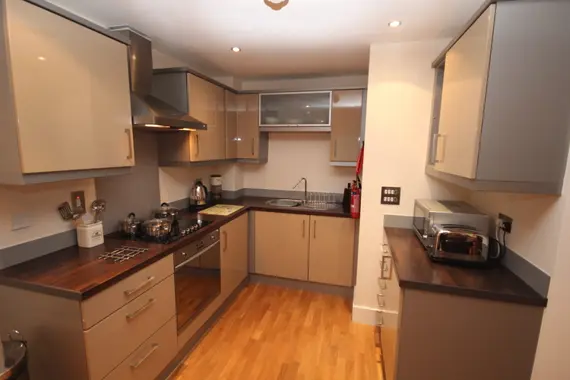 A modern, fully equipped kitchen