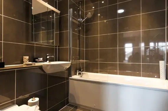 A spacious bathroom