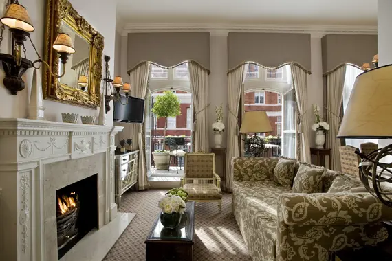 A beautiful, homely living area in the William and Catherine Suite
