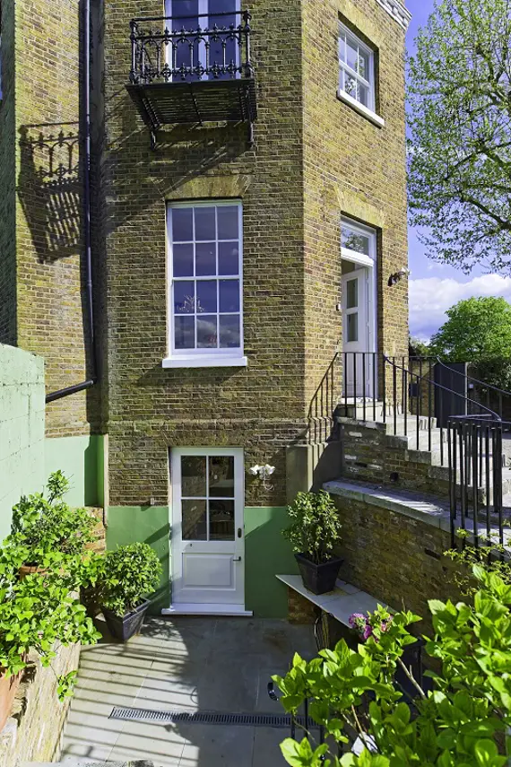 The pretty courtyard