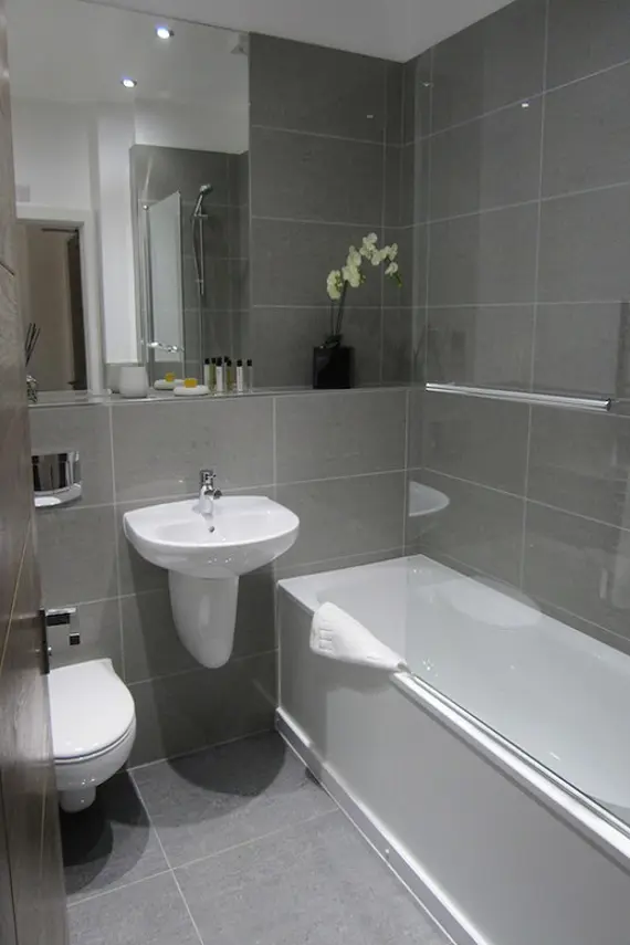 A modern, spacious bathroom